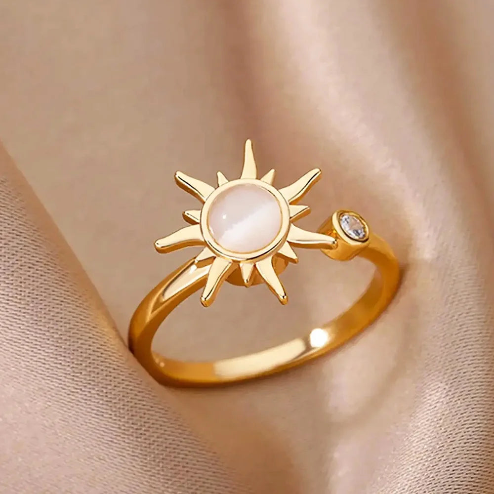 Helia – Soothing Rotating Sun Ring